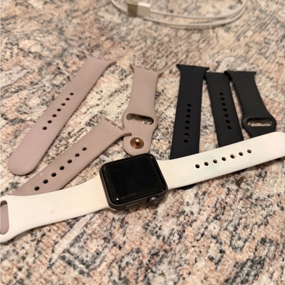 Apple Watch with multiple bands - Picture 6 of 8